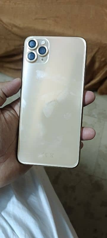 I phone 11 promex condition10/10 mobile in one hand used 2