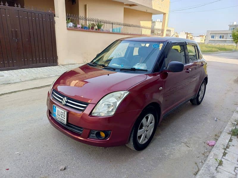 Suzuki Swift DLX 1.3 2012  Manual  Red 1