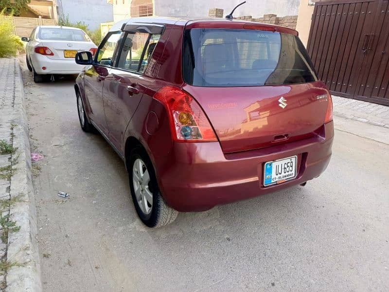 Suzuki Swift DLX 1.3 2012  Manual  Red 3