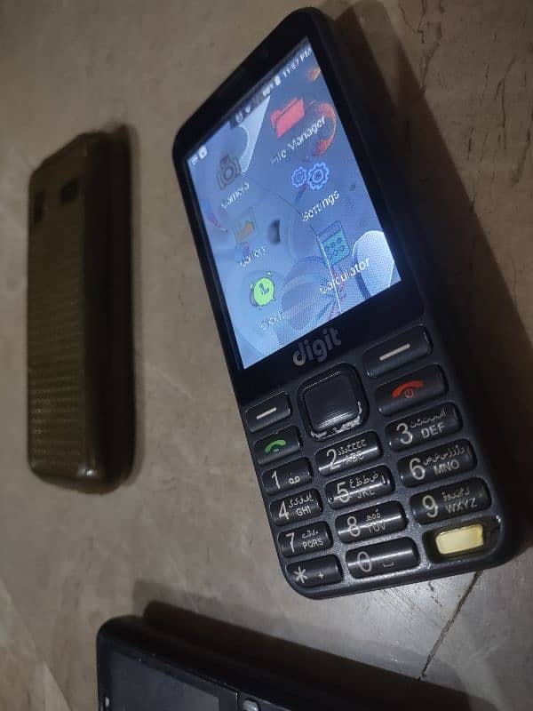 ak qmobile 4 sims wala ak touch nd type 2