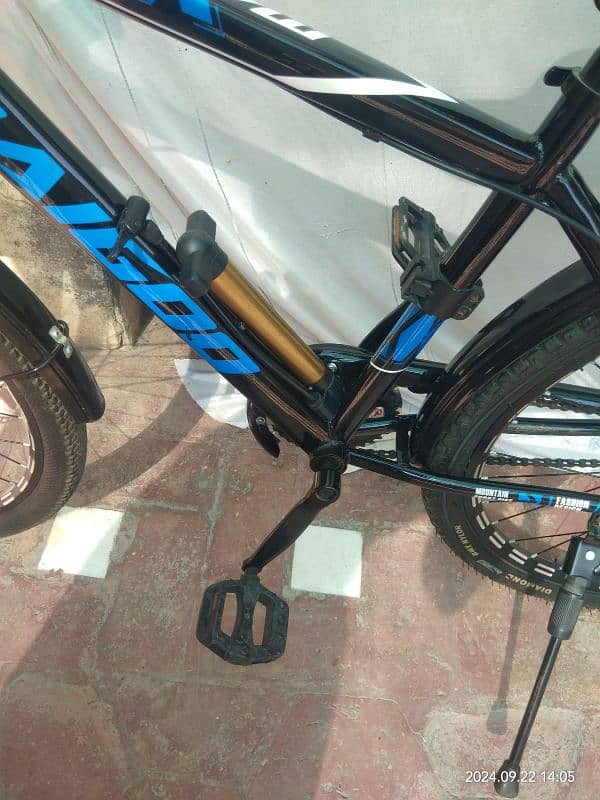 Mountain bicycle in fresh condition 7