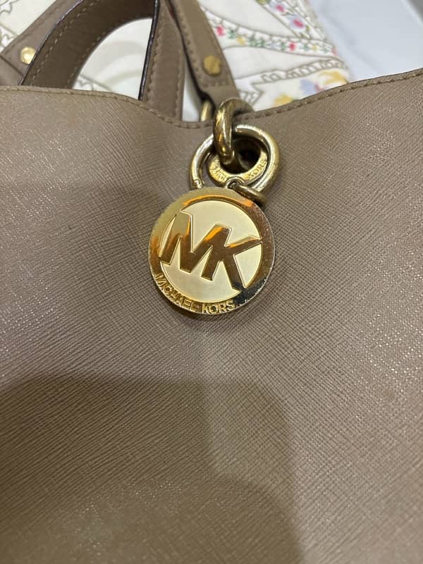 Orignal MIchael Kors ladies handbag in very good condition 4