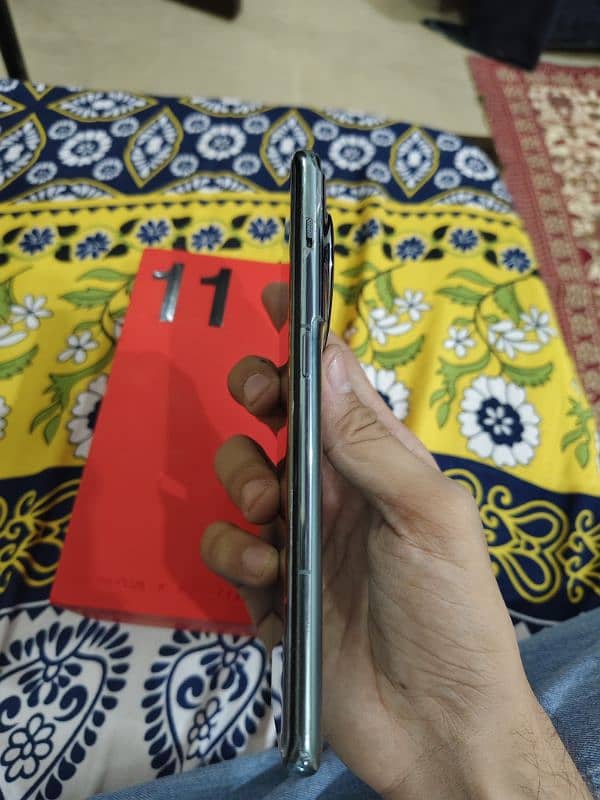 One plus 11 5G 16/256 factory unlock 3