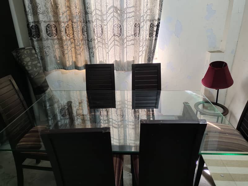 Dining Table with 6 chairs 0