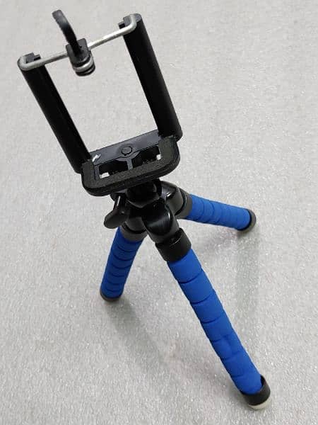 Flexible Tripod Mobile Stand 1