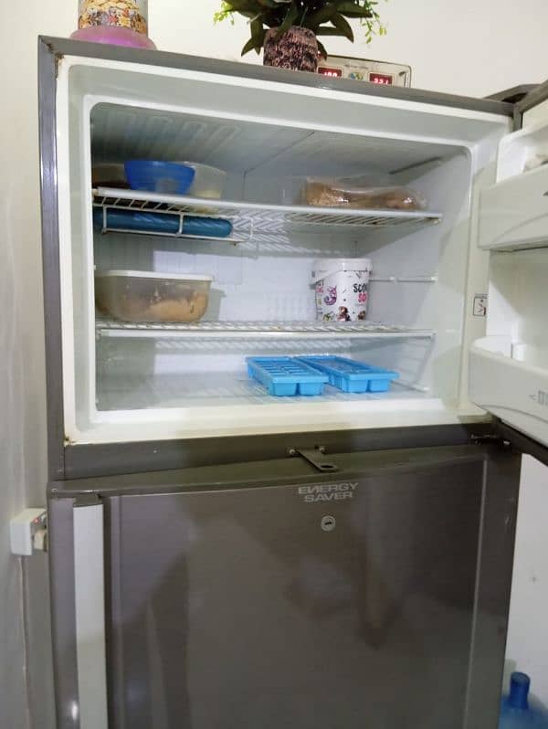 Dawlance liya tou baat bani. Refrigerator 4