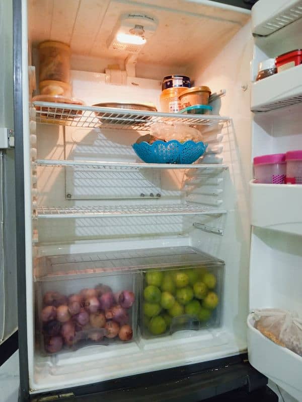 Dawlance liya tou baat bani. Refrigerator 8