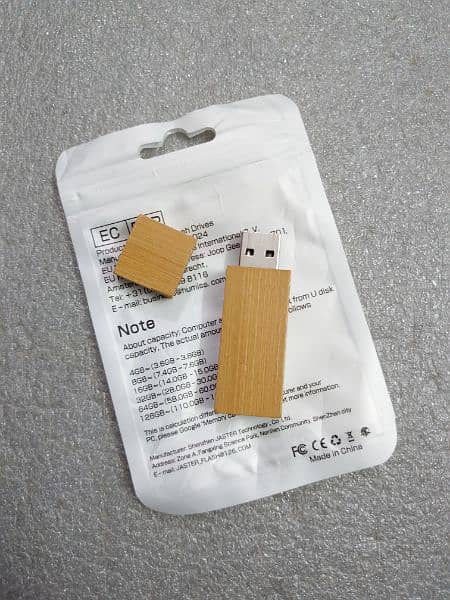 Unique Wooden 8GB High Speed USB 1