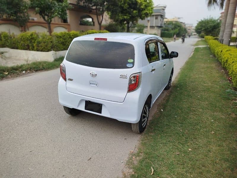 Daihatsu Mira 2012 3