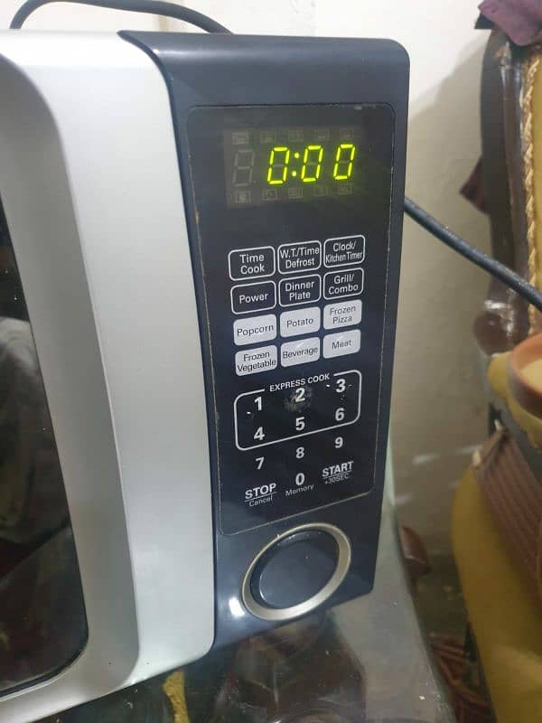 orient 25litter new microwave for sale 1