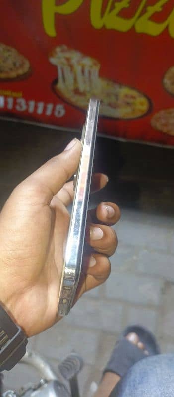 Infinix Hot 40i (16/128) 1