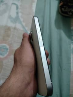 iPhone 15 pro white titanium 0