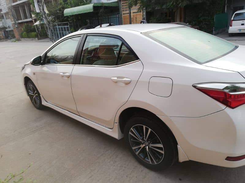 Toyota Corolla Altis 1.6 2017 Facelift 3