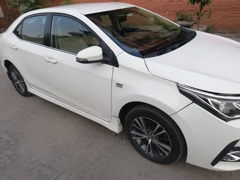 Toyota Corolla Altis 1.6 2017 Facelift 7