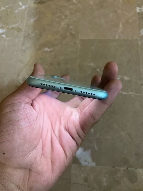 iPhone 11 64Gb PTA APPROVED (dual sim) 1