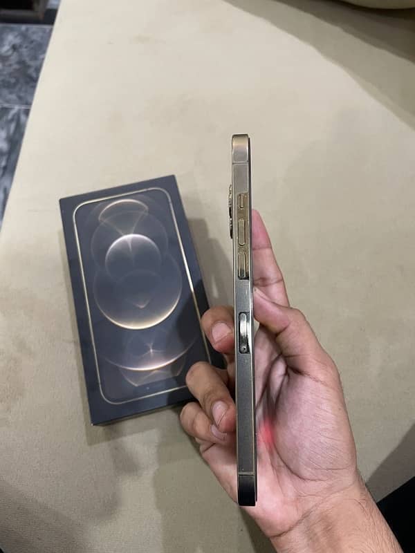 Iphone 12 pro max 256 Pta Approved Scratchless. 2