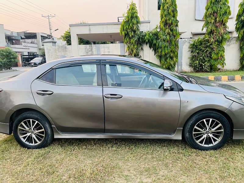 Toyota Altis Grande 2015 6