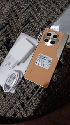 tecno camon 30  box open. non active