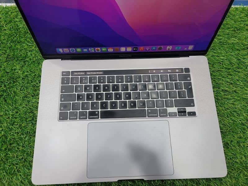 Mabook pro 2019 i7 32gb ram 1tb ssd fresh import touch bar 1