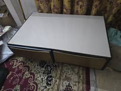 Table with 2 drawers