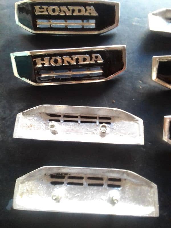 HONDA monogram Silver Body Rs 700 1