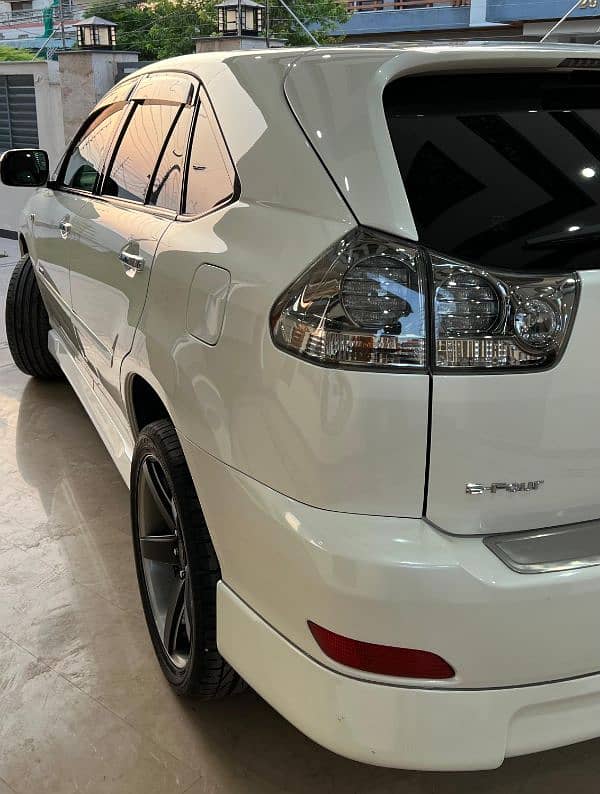 Toyota Harrier 2009 1