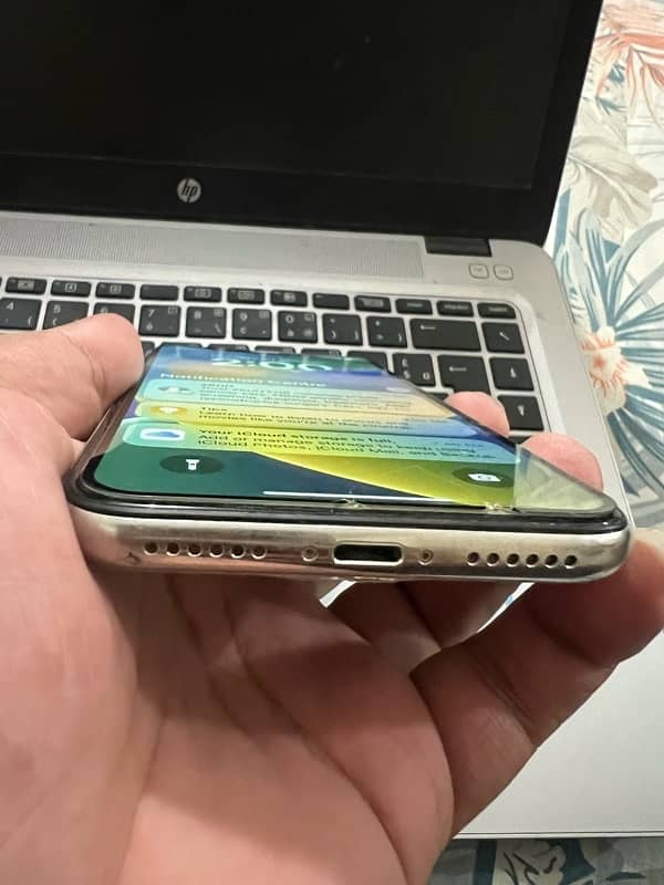 Iphone X 64 GB PTA Approved Excellent condition 2