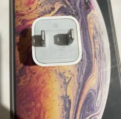 xs max ka original charger only adopter 10 by 10 condition