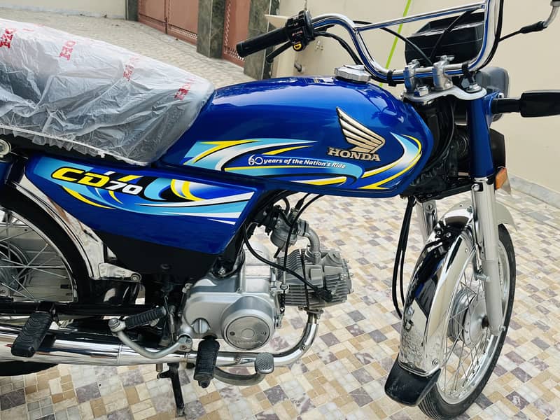 Honda CD 70 2024 3