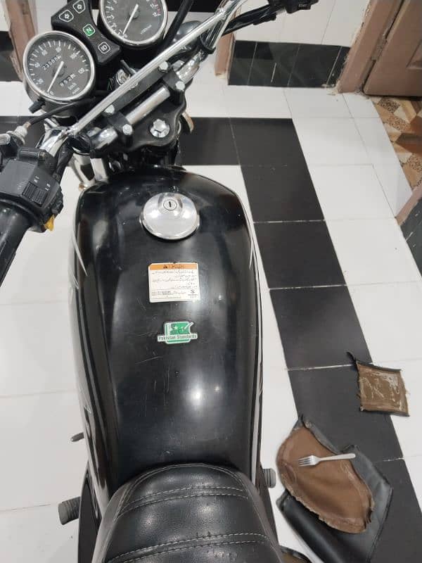 Suzuki Gs150 SE 2022 model Islamabad number lush condition 4