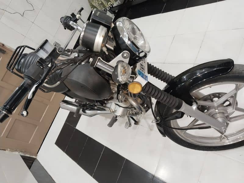 Suzuki Gs150 SE 2022 model Islamabad number lush condition 9