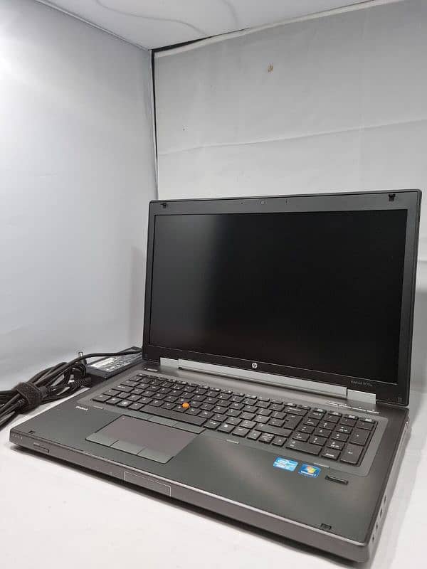 HP Elitebook Workstation 8770w 8GB/128GB/750GB/1GB 5