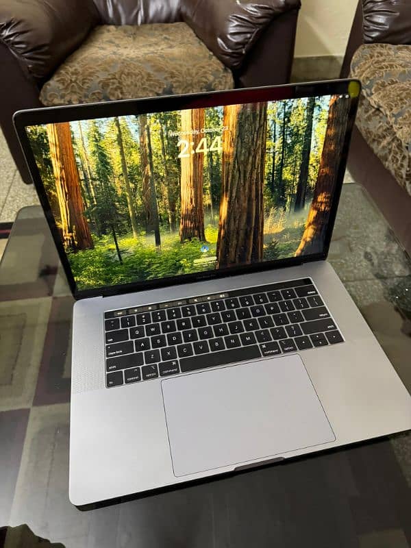 Macbook Pro 2018 15 Inch 16Gb Ram 2