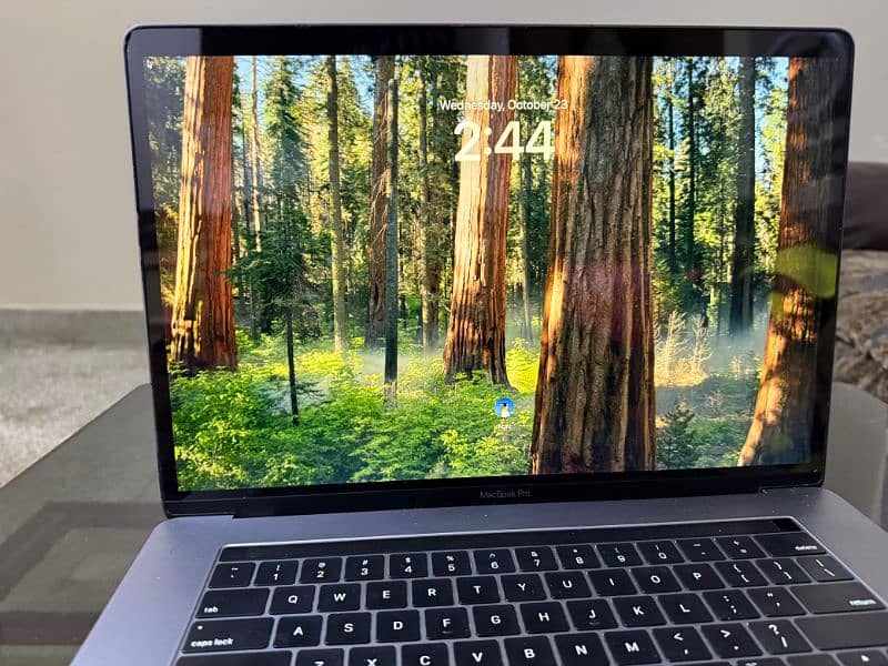 Macbook Pro 2018 15 Inch 16Gb Ram 3