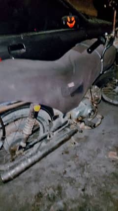 Ricer bike hai urgent sell karne hai contact description main hai