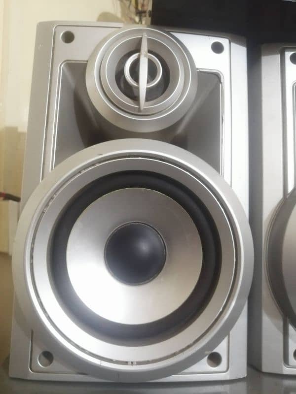 Panasonic speaker made in Malaysia with amplifier 4