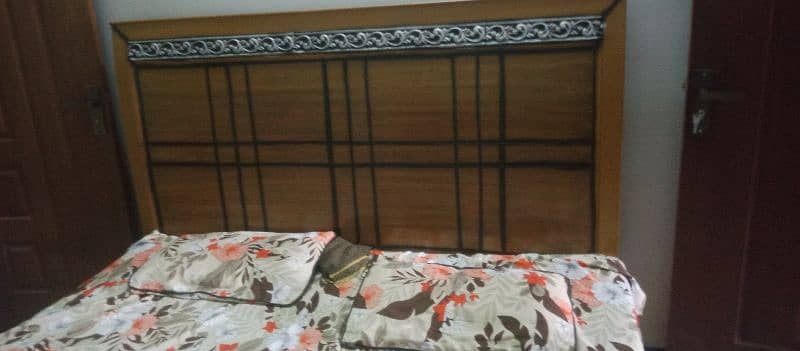 2 king size bed with mattress 5 seater sofa wooden iron stand 4