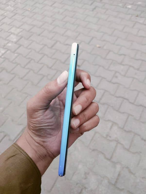 vivo y1s 2/32 with box and charge all ok koi masla nhi 6