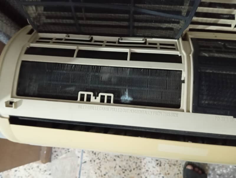 1 Ton Haier split AC FOR sale reasonable price 2