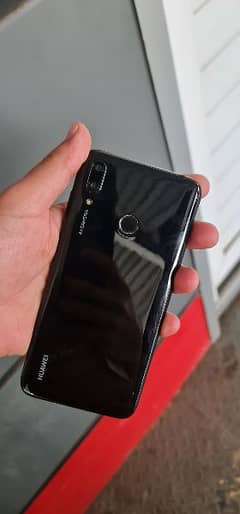 Huawei y9 . . . . . 2019  4gb ram 64gb Dubl sim pta rigstr