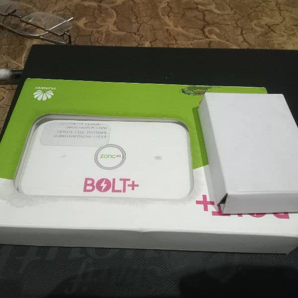 Zong Bolt plus unlocked Wifi hotspot device 3