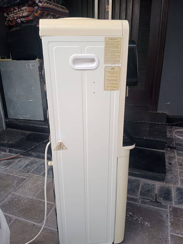 Cilkon water dispenser urgent sale 03013965838 1