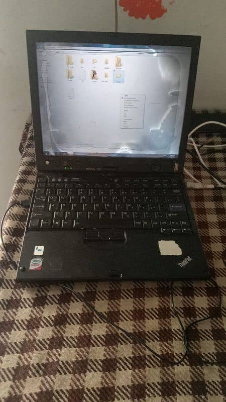 thinkpad laptop 2Gb ram 40Gb hard 1