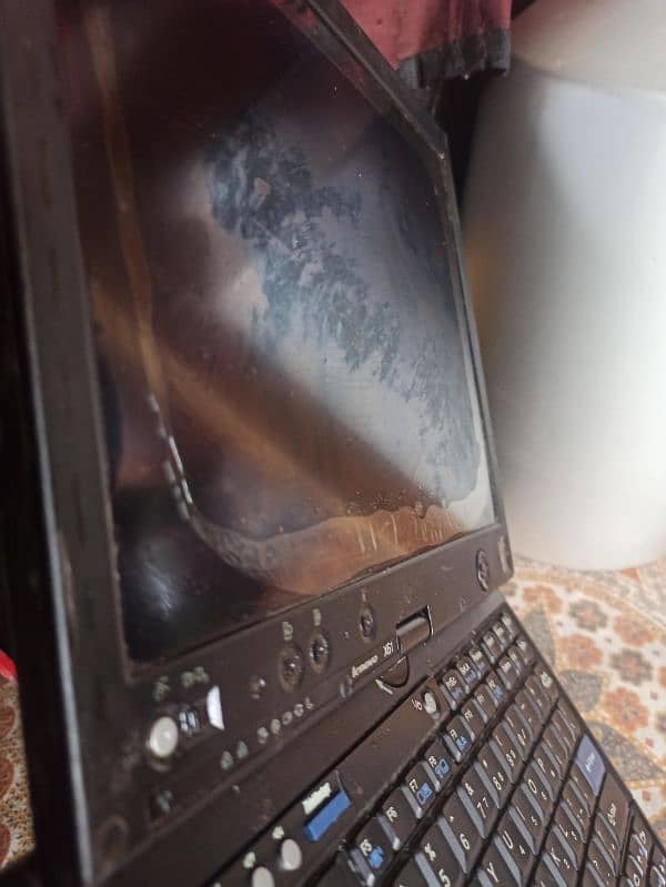 thinkpad laptop 2Gb ram 40Gb hard 6