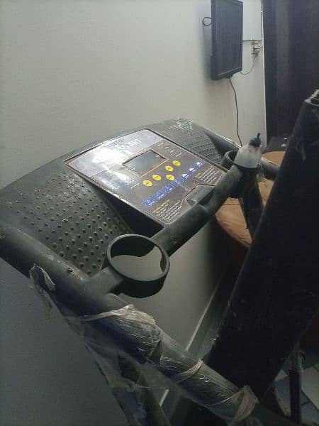 treadmill in working condition for sale only belt is having issue 4