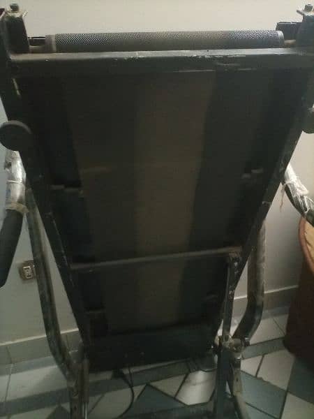 treadmill in working condition for sale only belt is having issue 7