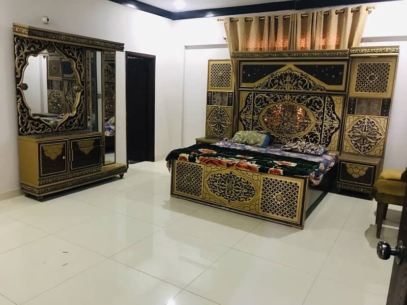 COUPLE PRIVATE ROOMS AVAILABLE GULSHAN JAUHOR 19