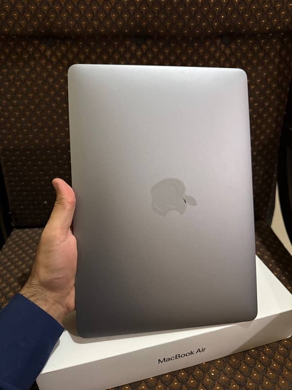 Macbook Air M1 8/256 gb perfect condition 5