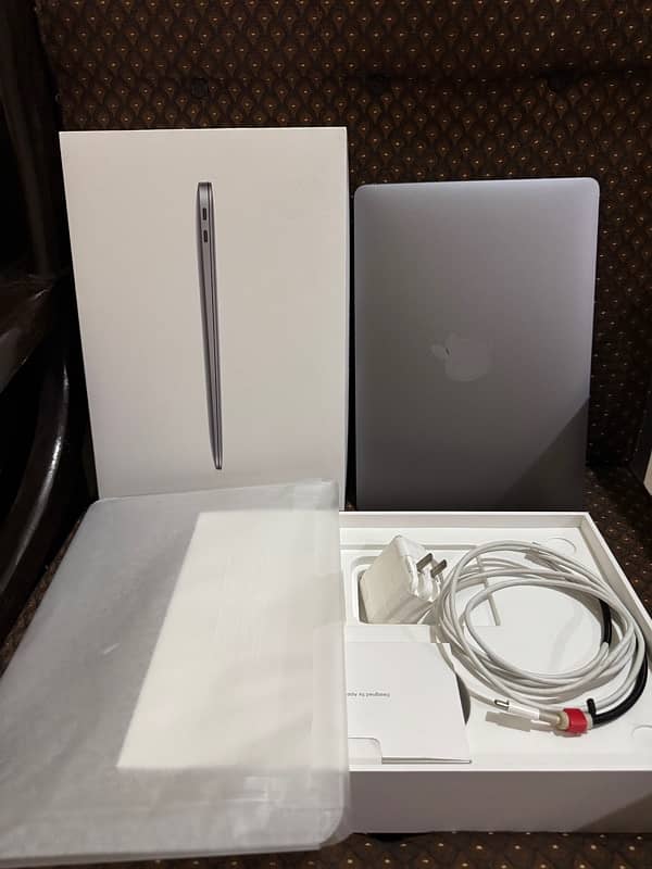 Macbook Air M1 8/256 gb perfect condition 1