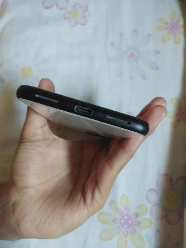 Google Pixel 4 XL – Excellent Condition – Rs. 50,000 2